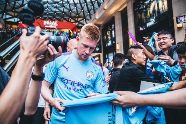 护与禁区前 护与禁区前